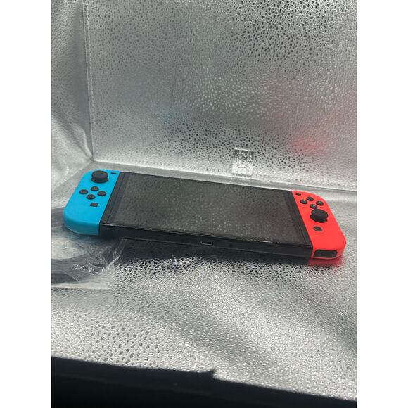 Nintendo OLED switch - Picture 4 of 8